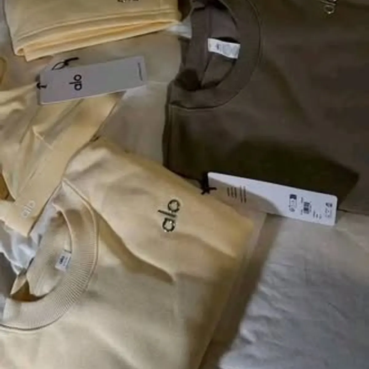 Zara Alo Lululemon Clothing Pallet - Image 2