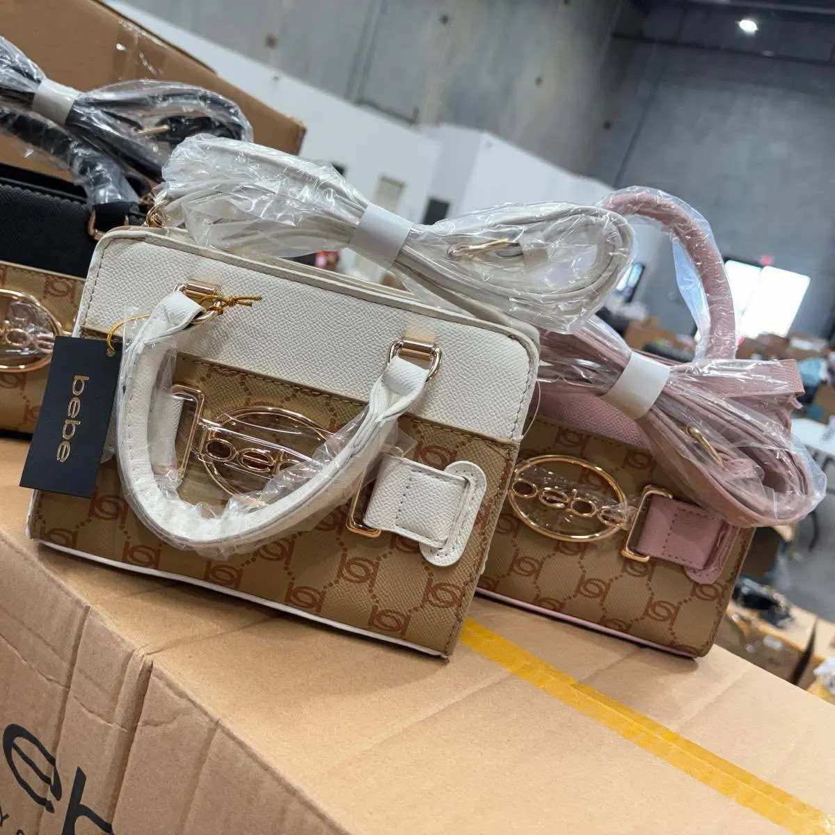 Handbags Pallet - Image 2