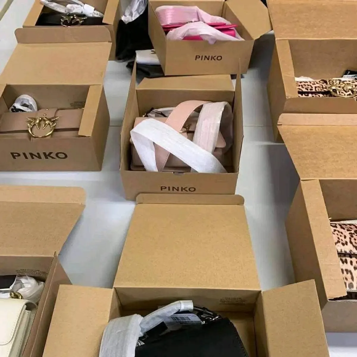 PINKO Handbags Pallet - Image 3