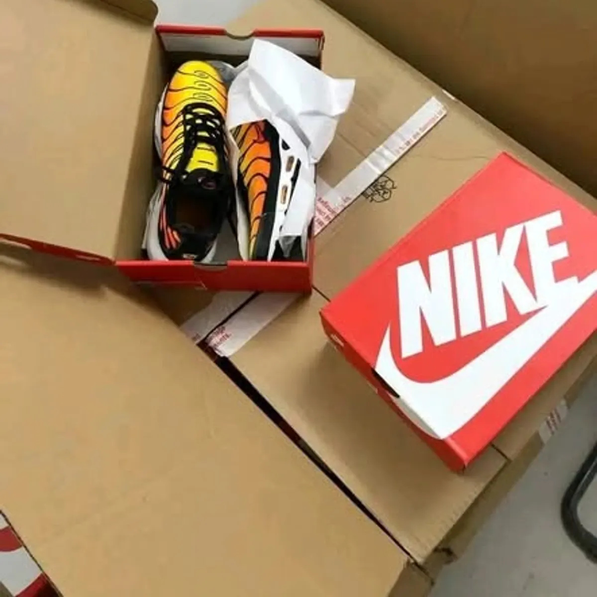 Nike Sneakers Pallet - Image 4