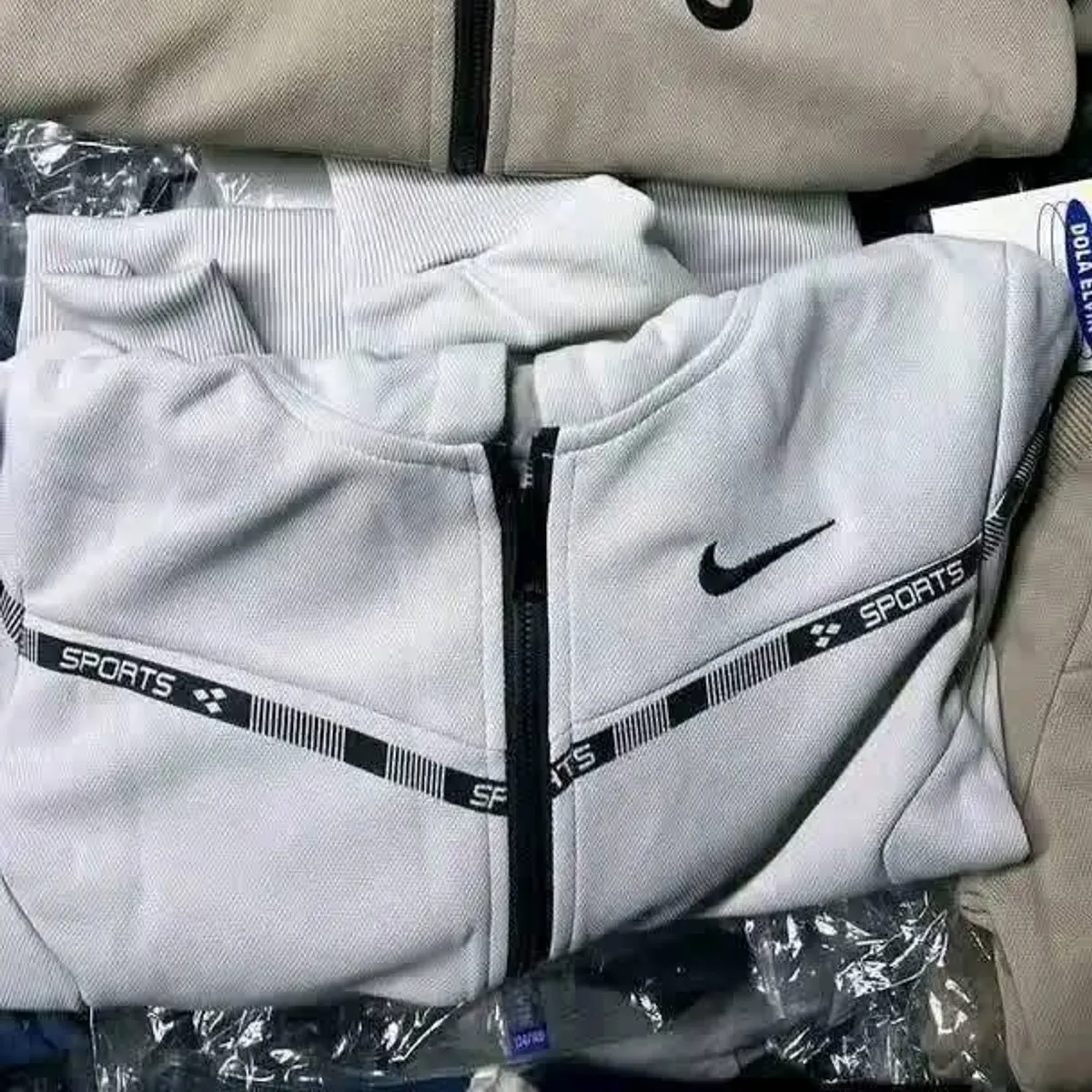 Tracksuits Pallet - Image 5