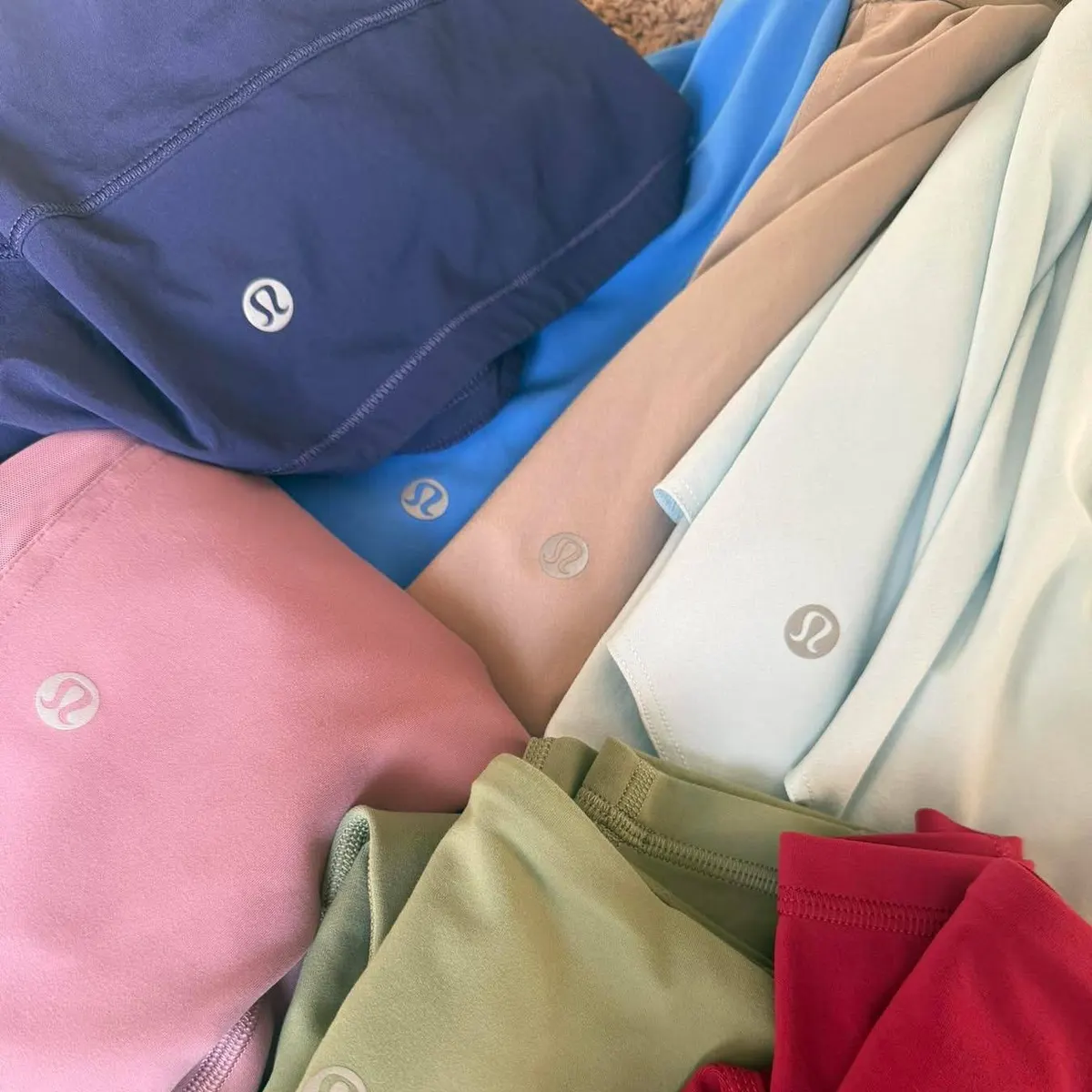 Lululemon Clothing Pallet - Image 9